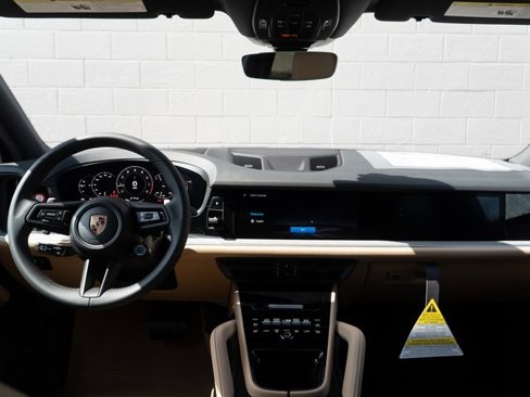 New 2026 Porsche Cayenne image 21