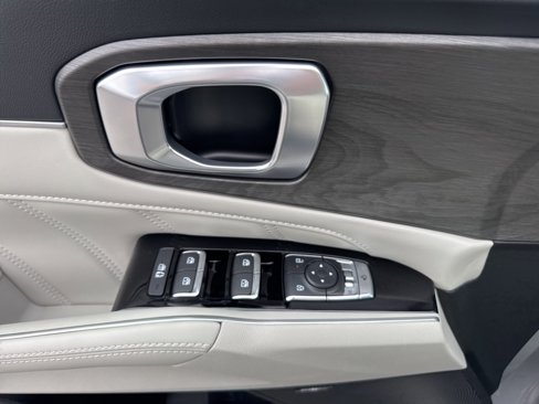 New 2026 Kia Sorento SX image 8
