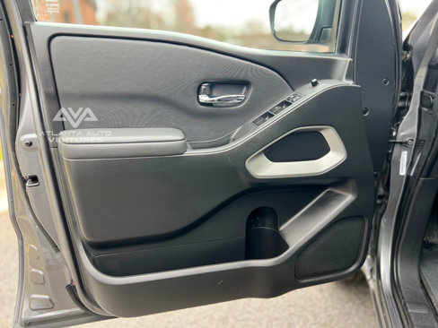 Used 2024 Nissan Frontier SV image 23