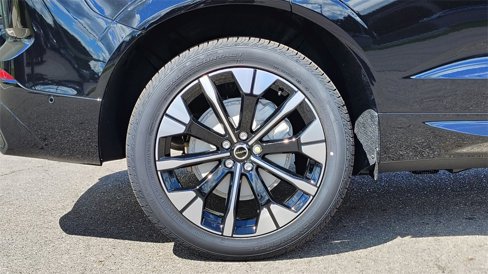 New 2026 Volvo XC60 B5 Plus w/ Protection Package Premier image 32