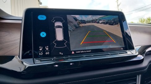 Used 2025 Volkswagen Atlas SE image 30
