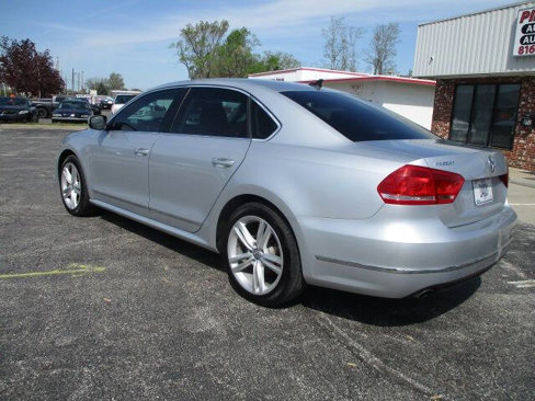 Used 2015 Volkswagen Passat TDI SEL Premium image 3