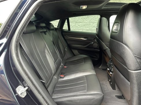 Used 2018 BMW X6 M image 23