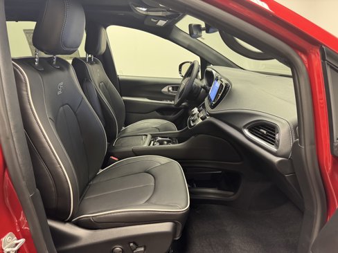 New 2026 Chrysler Pacifica Limited w/ S Appearance Package image 15