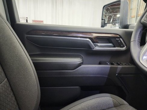 Used 2024 GMC Sierra 3500 SLE w/ SLE Convenience Package image 14
