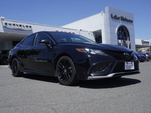 Used 2023 Toyota Camry XSE image 2