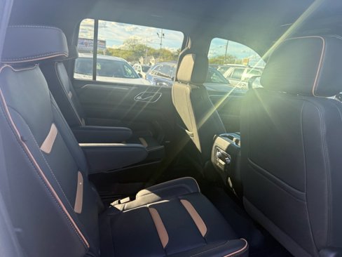 Used 2024 GMC Yukon XL AT4 w/ Technology Package image 14
