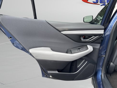 Used 2022 Subaru Outback Premium image 8
