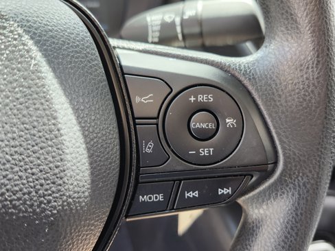 Used 2022 Toyota Corolla LE image 24