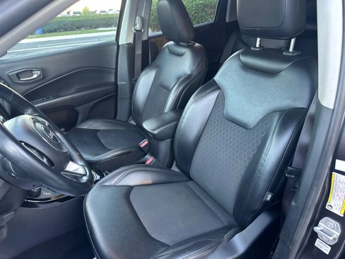 Used 2019 Jeep Compass Latitude image 14