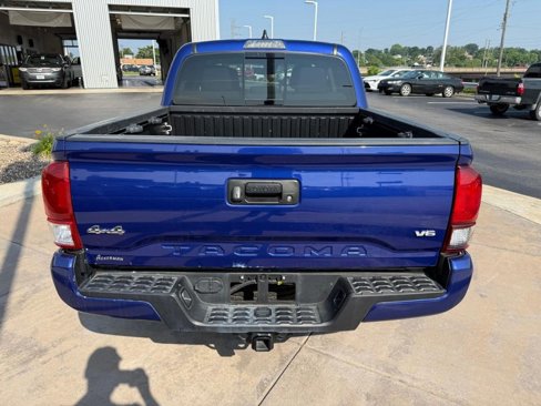 Certified 2022 Toyota Tacoma SR5 image 9