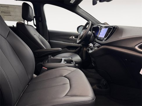 New 2026 Chrysler Pacifica Select image 21