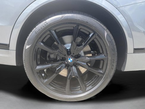 New 2026 BMW X7 M60i image 35
