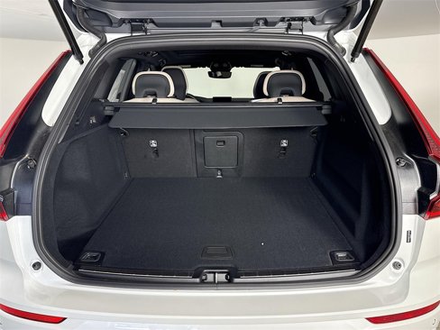 New 2026 Volvo XC60 B5 Plus w/ Climate Package PRO image 26