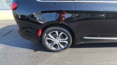 New 2026 Chrysler Pacifica Pinnacle w/ Trailer Tow Group image 11
