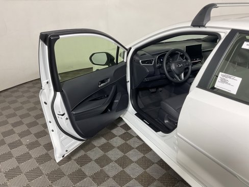 New 2025 Toyota Corolla SE image 17
