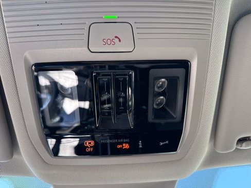 Certified 2025 Volkswagen Atlas SEL image 30