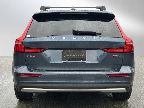 New 2026 Volvo V60 B5 Cross Country Plus w/ Climate Package image 4