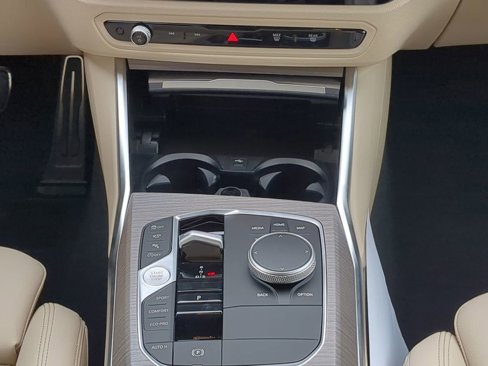 Certified 2025 BMW 330i Sedan w/ M Sport Package image 18