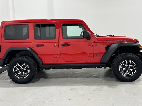 Used 2024 Jeep Wrangler Unlimited Rubicon w/ Technology Group image 19