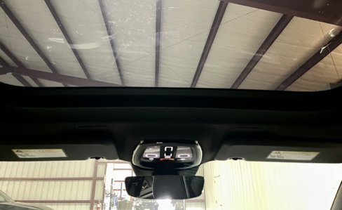 Used 2025 Volvo XC40 B5 Plus image 25