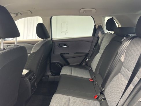 Used 2023 Nissan Rogue SV image 13