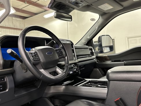 Used 2024 Ford F250 Lariat w/ Lariat Ultimate Package image 9
