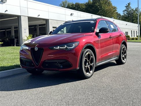New 2025 Alfa Romeo Stelvio Sprint image 1