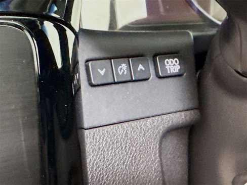 Used 2023 Lexus ES 300h w/ Luxury Package image 11