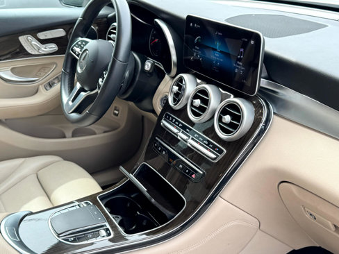 Used 2020 Mercedes-Benz GLC 300 4MATIC image 10