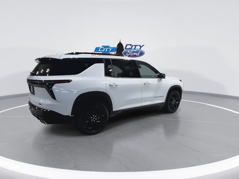 New 2026 Chevrolet Traverse RS w/ LPO, Floor Liner Package image 9