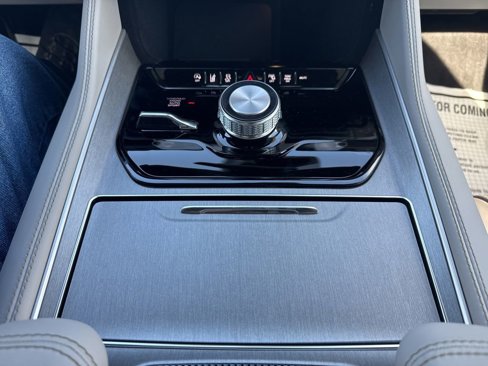 New 2025 Jeep Wagoneer 4WD image 35