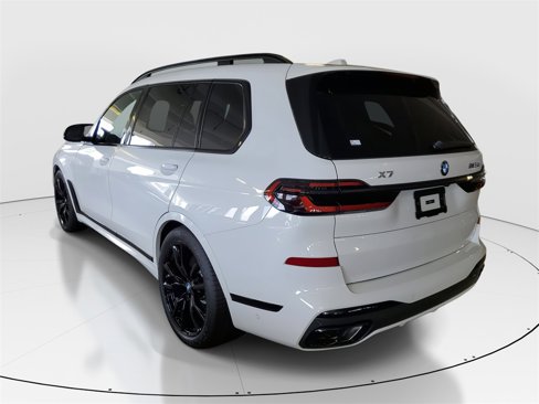 New 2026 BMW X7 M60i w/ Executive Package image 4