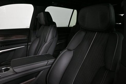 New 2026 Cadillac Vistiq Sport image 5