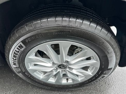 Certified 2025 Toyota Corolla Cross LE image 26