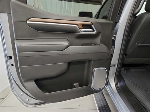 Used 2025 Chevrolet Silverado 1500 High Country w/ Technology Package image 31