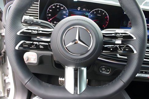 New 2025 Mercedes-Benz GLS 450 4MATIC image 17