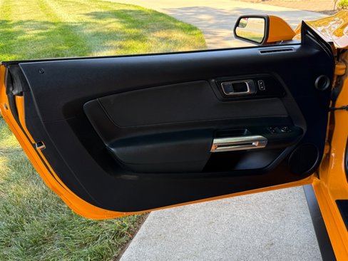Used 2019 Ford Mustang GT w/ Black Accent Package image 40