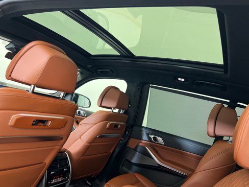 New 2026 BMW X7 M60i image 34