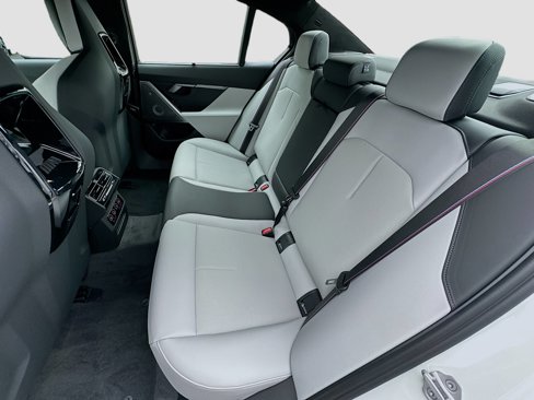 New 2026 BMW M5 w/ Carbon Package image 19