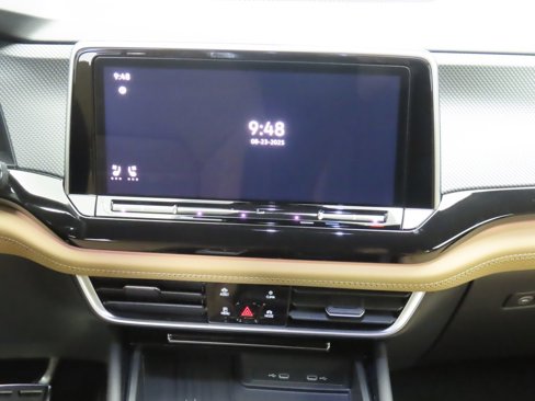 New 2026 Volkswagen Atlas Cross Sport SEL R-Line image 14