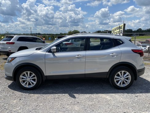 Used 2017 Nissan Rogue Sport SV w/ SV Premium Package image 8