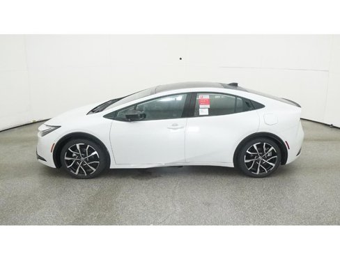 New 2026 Toyota Prius Plug-In Hybrid image 3
