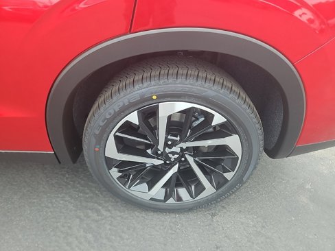 New 2025 Mitsubishi Outlander SE image 14