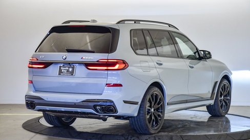 New 2026 BMW X7 M60i image 5