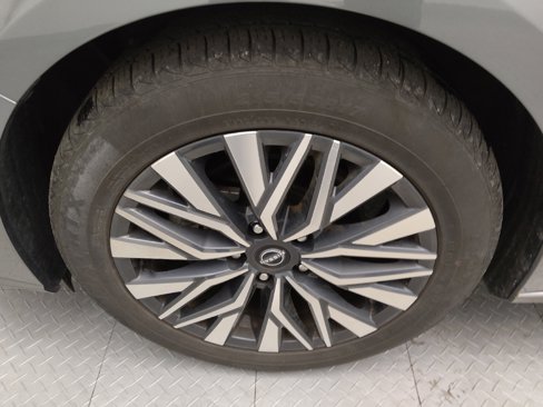 Used 2024 Nissan Altima 2.5 SV image 31