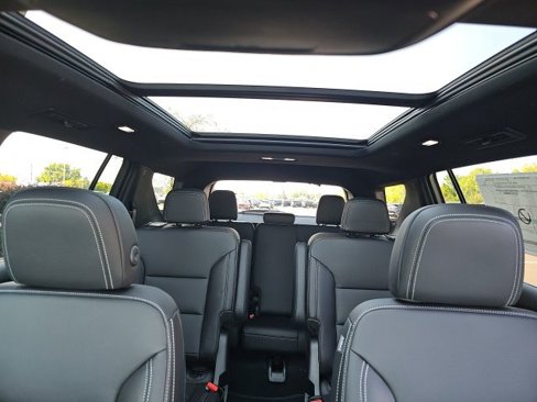 New 2026 Chevrolet Traverse LT w/ Sun and Wheel Package image 30
