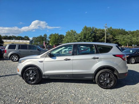 Used 2018 Ford Escape S image 8
