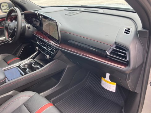New 2026 Chevrolet Traverse RS w/ LPO, Floor Liner Package image 20