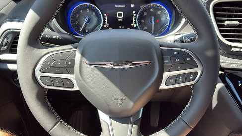 New 2026 Chrysler Pacifica Select image 10